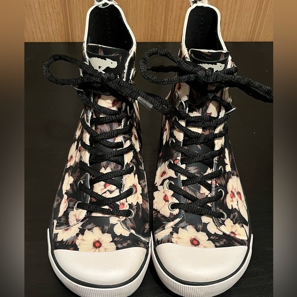 Women's Rainy Midnight Floral Rubber Printed Rain Boot - Picture 7 of 12